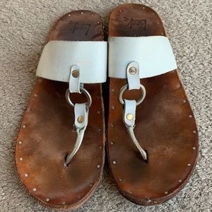 Beek Anthropologie Kiwi women’s white sandals sz 9